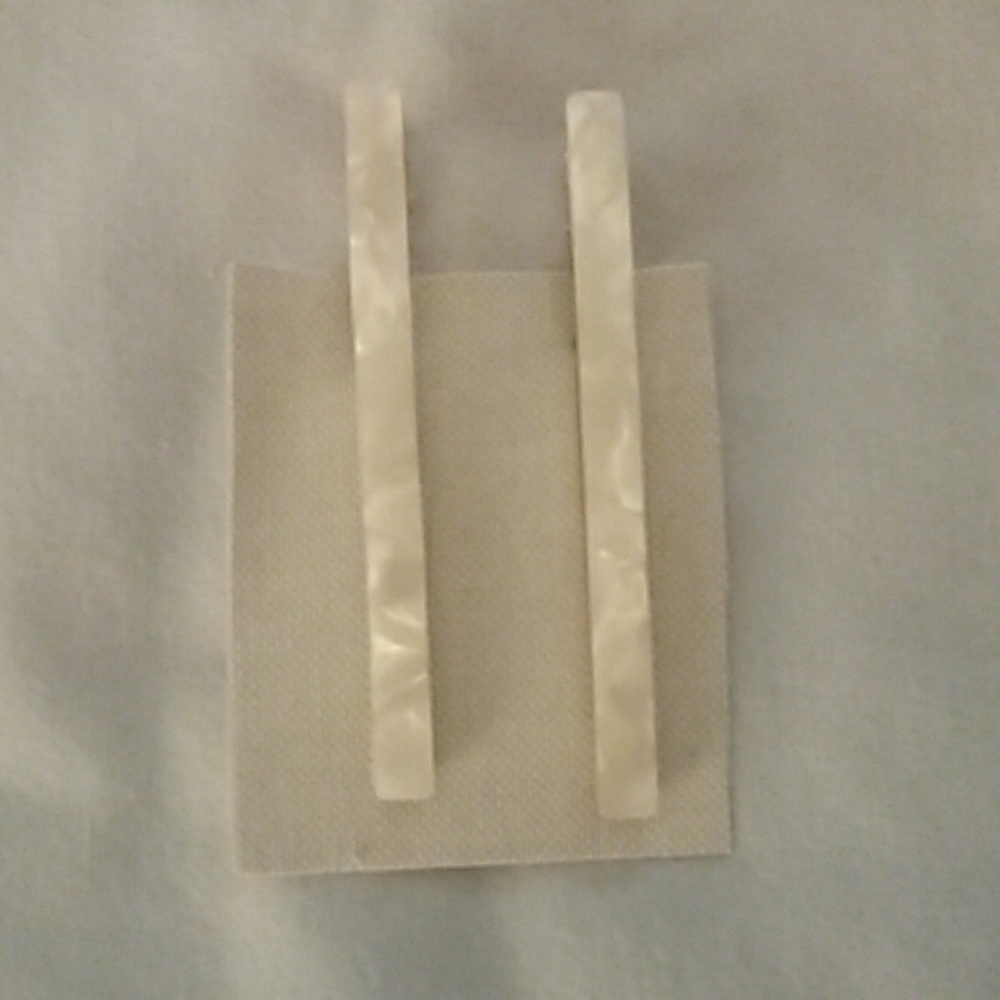 *SOLD*   Anthrolopogie Hair Clips